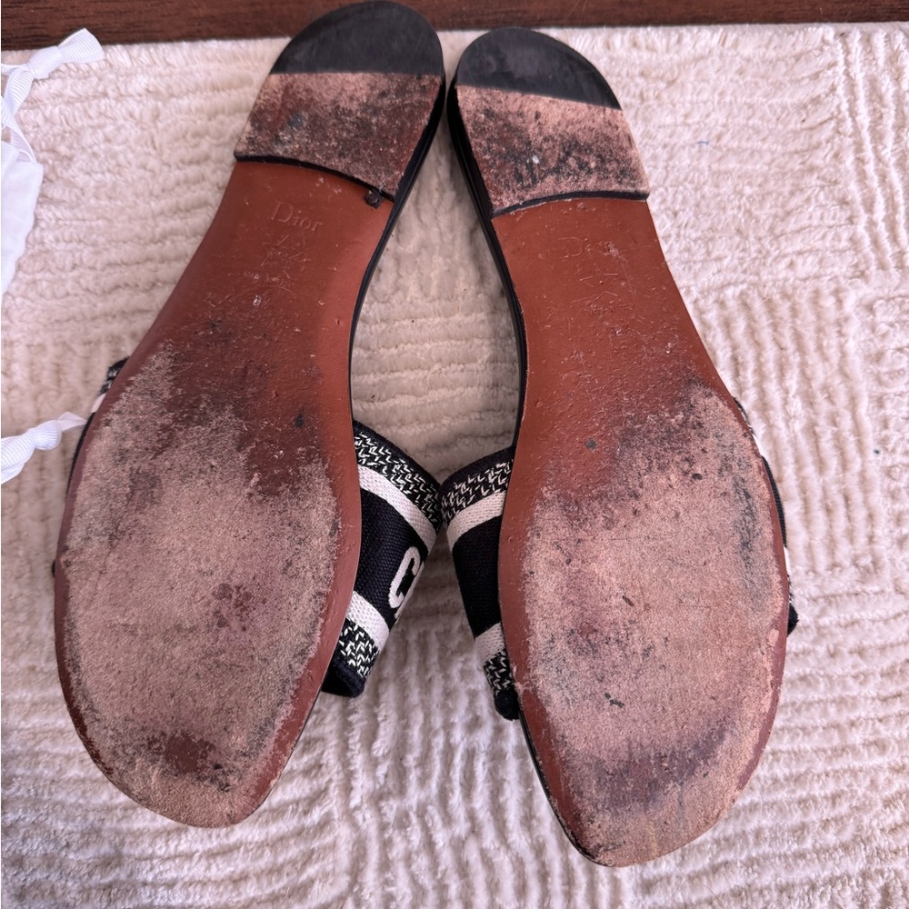 AUTHENTIC DIOR DWAY SLIDES!!! Barely worn! - Picture 7 of 8